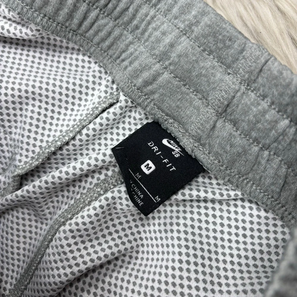 Nike SB Men's M Gray Sunday Shorts‎ Skate Skateboarding Pockets